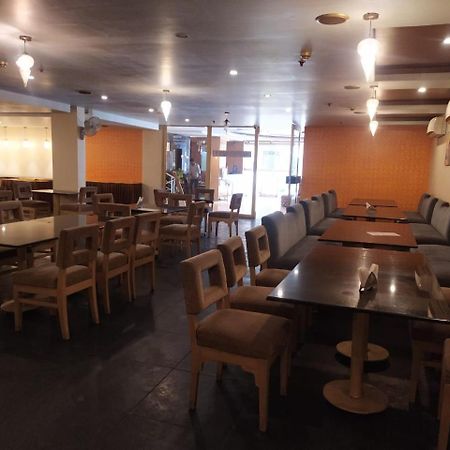 Blossom Rooms Hotel Vashishtha - Free Lunch Or Dinner- Free Breakfast Hyderabad Luaran gambar