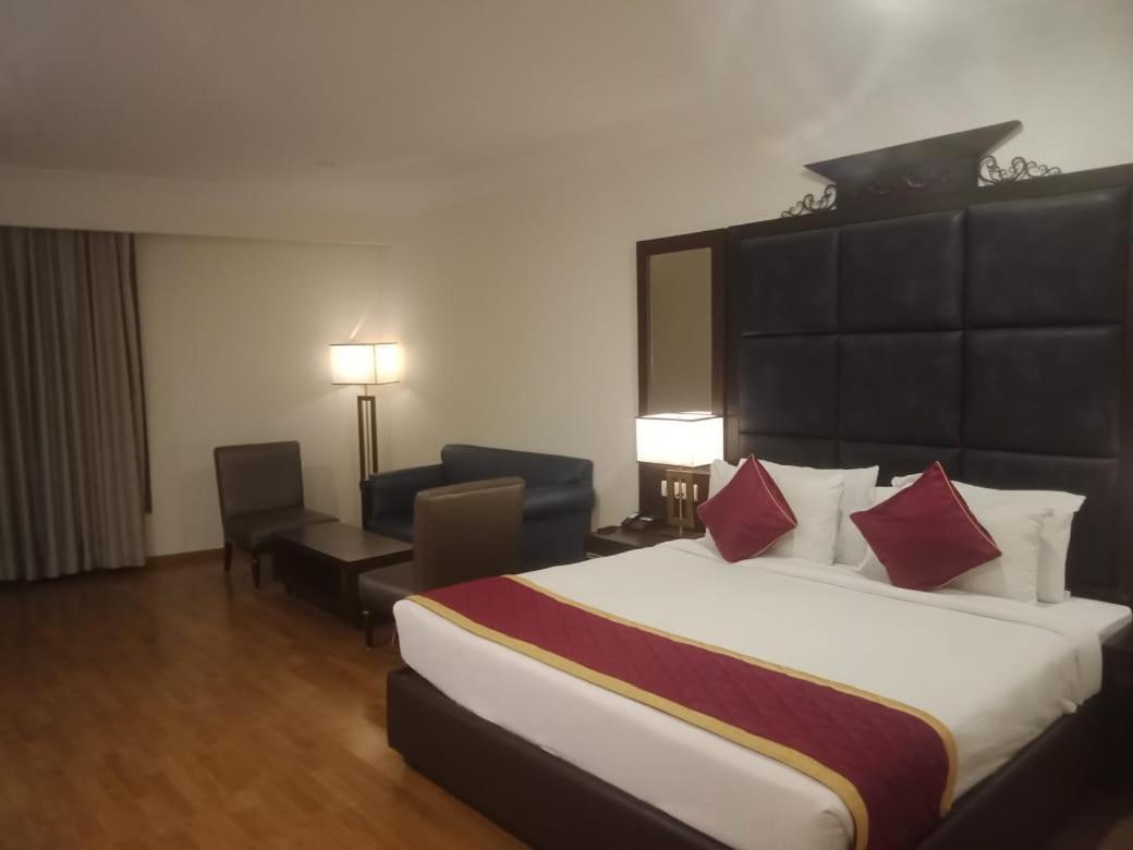 Blossom Rooms Hotel Vashishtha - Free Lunch Or Dinner- Free Breakfast Hyderabad Luaran gambar