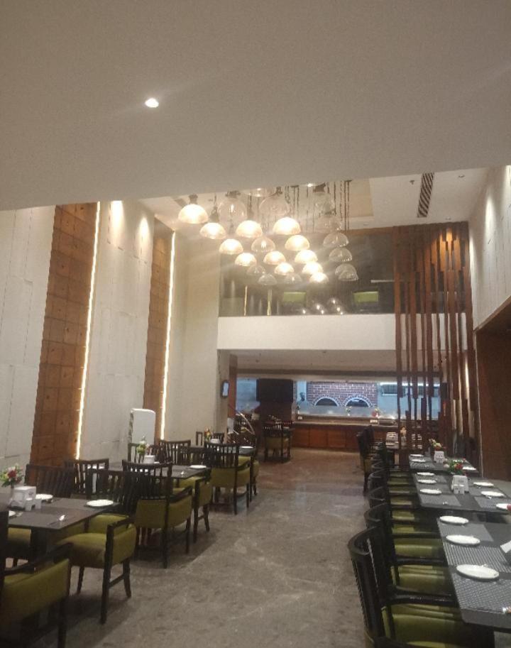 Blossom Rooms Hotel Vashishtha - Free Lunch Or Dinner- Free Breakfast Hyderabad Luaran gambar