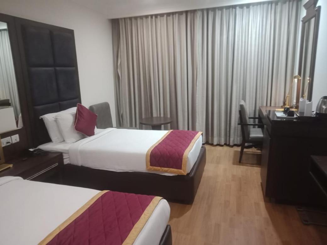 Blossom Rooms Hotel Vashishtha - Free Lunch Or Dinner- Free Breakfast Hyderabad Luaran gambar
