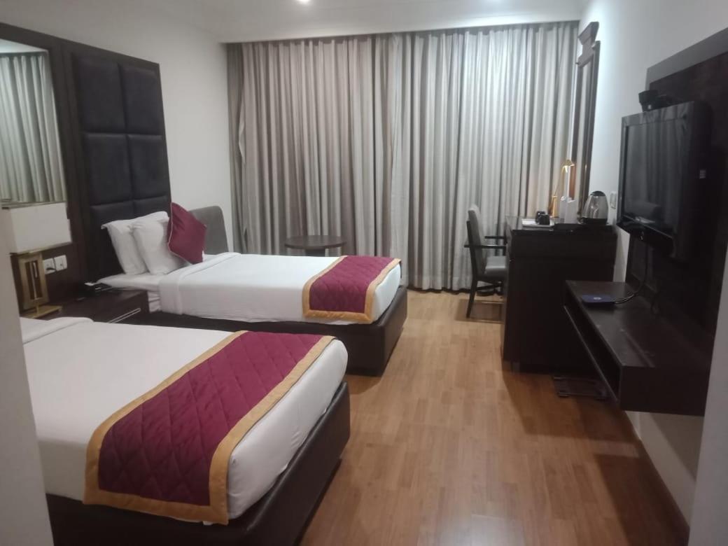 Blossom Rooms Hotel Vashishtha - Free Lunch Or Dinner- Free Breakfast Hyderabad Luaran gambar
