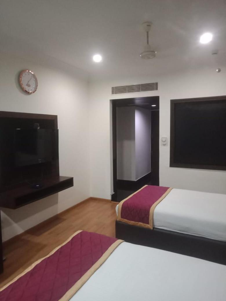 Blossom Rooms Hotel Vashishtha - Free Lunch Or Dinner- Free Breakfast Hyderabad Luaran gambar