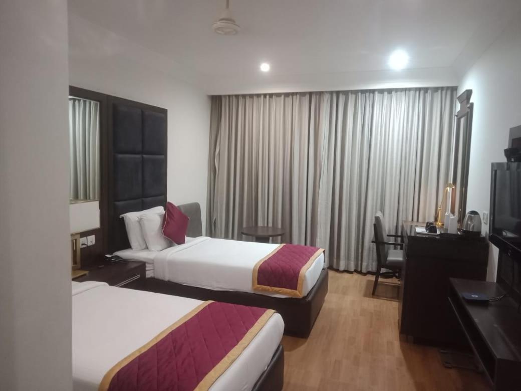 Blossom Rooms Hotel Vashishtha - Free Lunch Or Dinner- Free Breakfast Hyderabad Luaran gambar