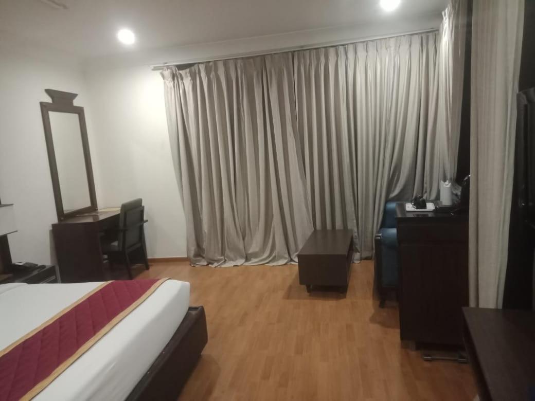 Blossom Rooms Hotel Vashishtha - Free Lunch Or Dinner- Free Breakfast Hyderabad Luaran gambar