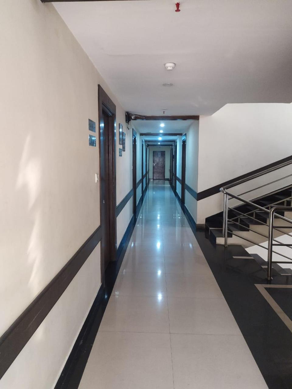 Blossom Rooms Hotel Vashishtha - Free Lunch Or Dinner- Free Breakfast Hyderabad Luaran gambar
