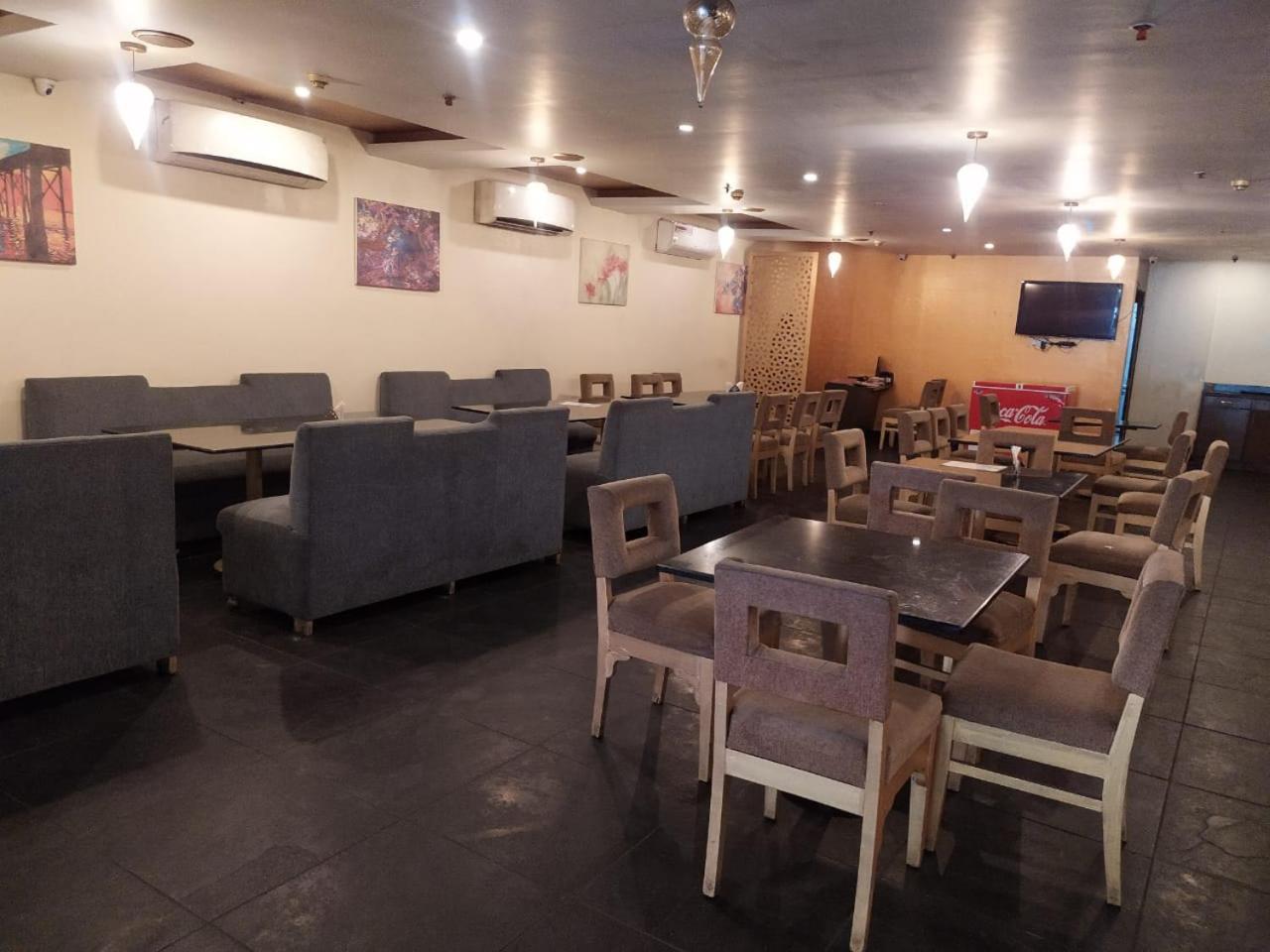 Blossom Rooms Hotel Vashishtha - Free Lunch Or Dinner- Free Breakfast Hyderabad Luaran gambar