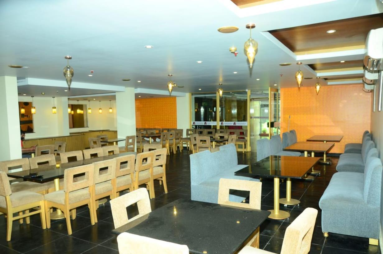 Blossom Rooms Hotel Vashishtha - Free Lunch Or Dinner- Free Breakfast Hyderabad Luaran gambar