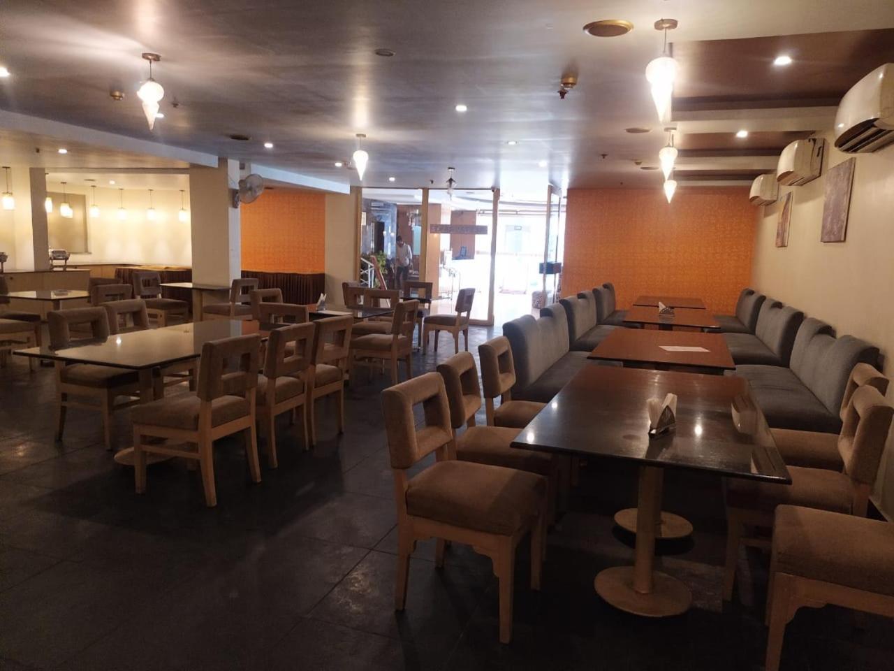 Blossom Rooms Hotel Vashishtha - Free Lunch Or Dinner- Free Breakfast Hyderabad Luaran gambar