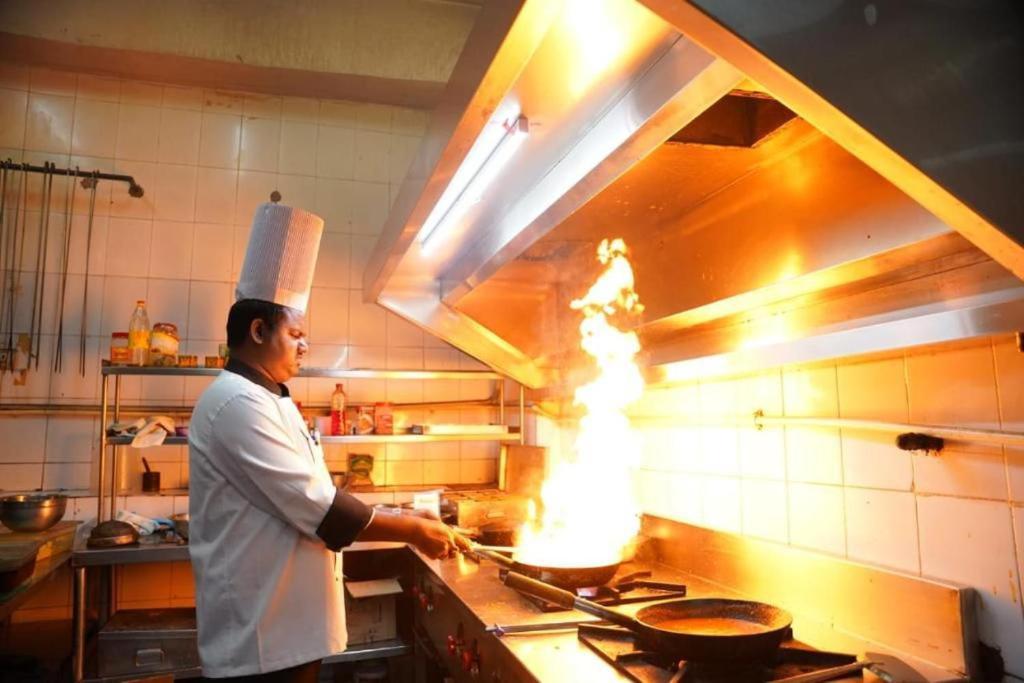 Blossom Rooms Hotel Vashishtha - Free Lunch Or Dinner- Free Breakfast Hyderabad Luaran gambar