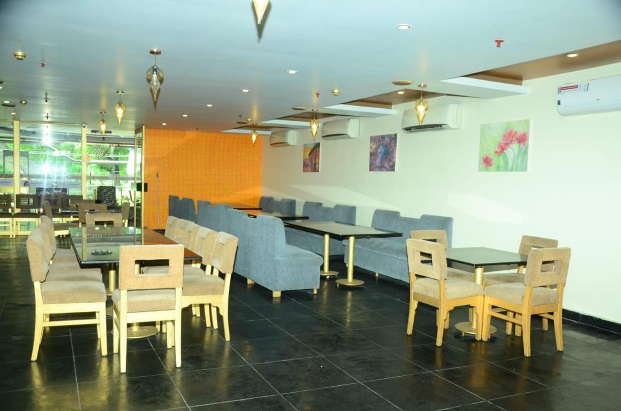 Blossom Rooms Hotel Vashishtha - Free Lunch Or Dinner- Free Breakfast Hyderabad Luaran gambar