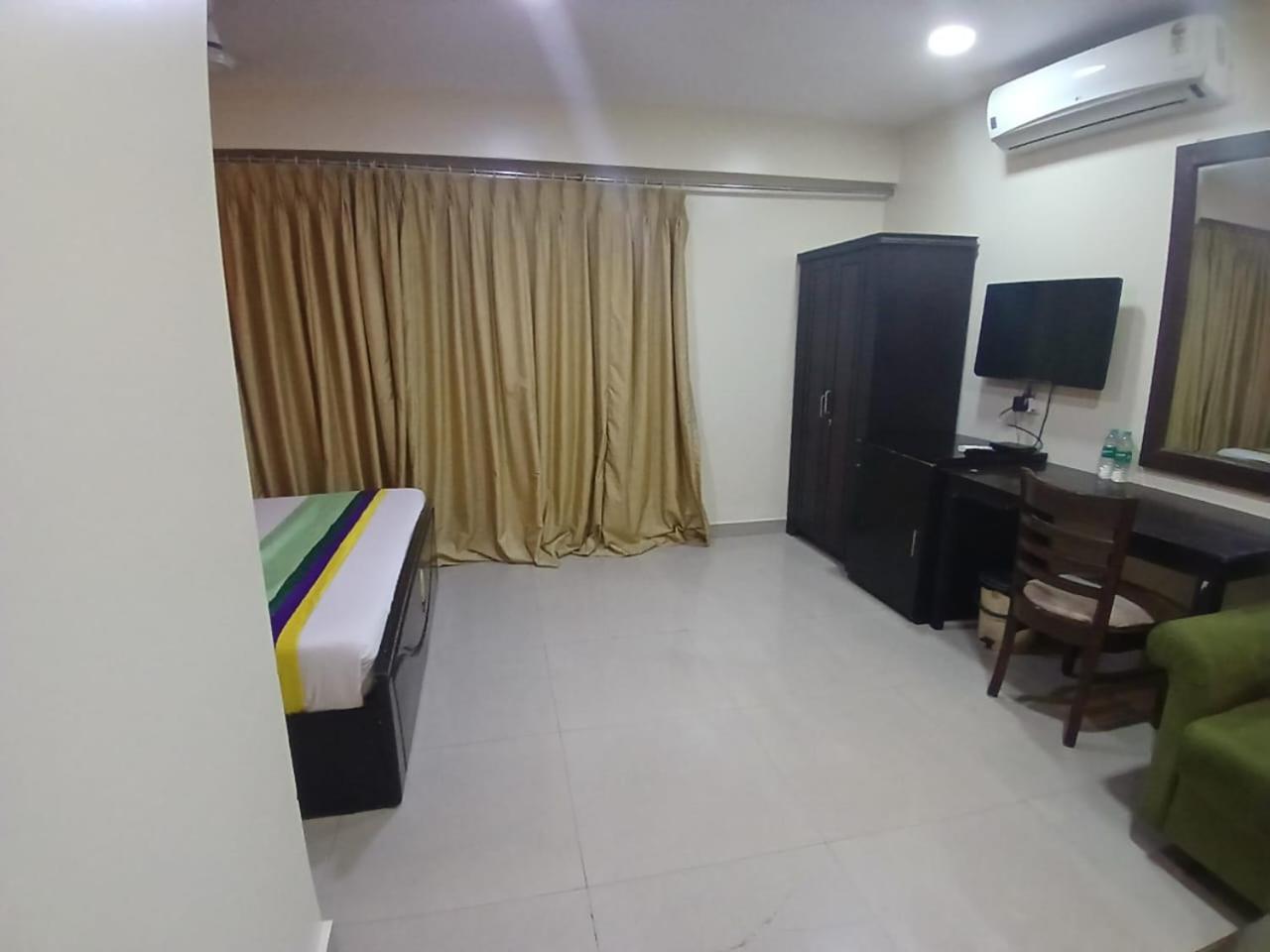 Blossom Rooms Hotel Vashishtha - Free Lunch Or Dinner- Free Breakfast Hyderabad Luaran gambar